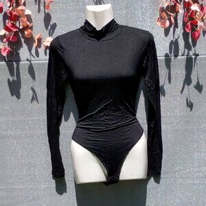 Mangopop (M) Long Sleeve Loose Collar Bodysuit